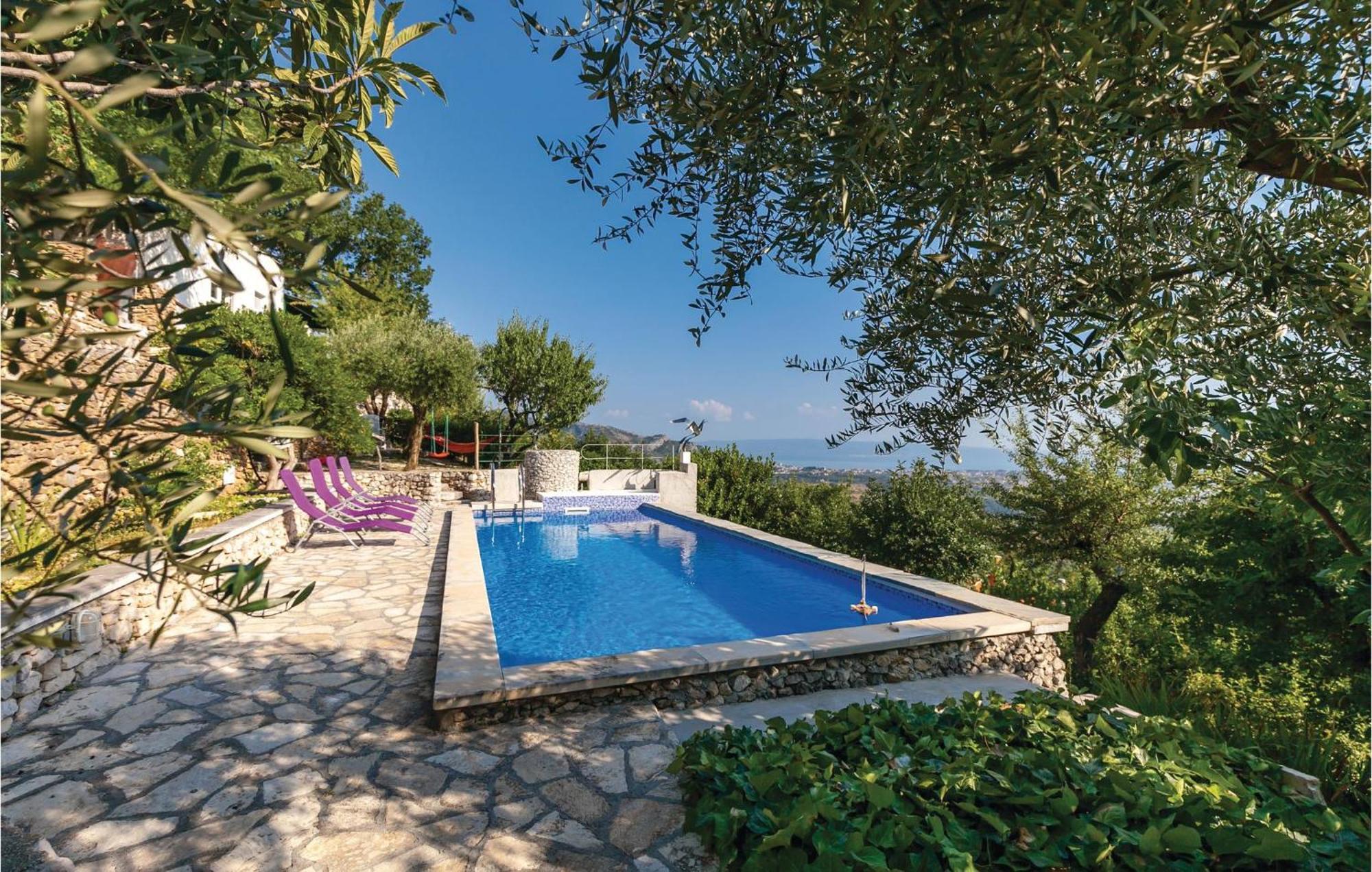 Gorgeous Home In Klis With Wifi Bobani Exterior photo