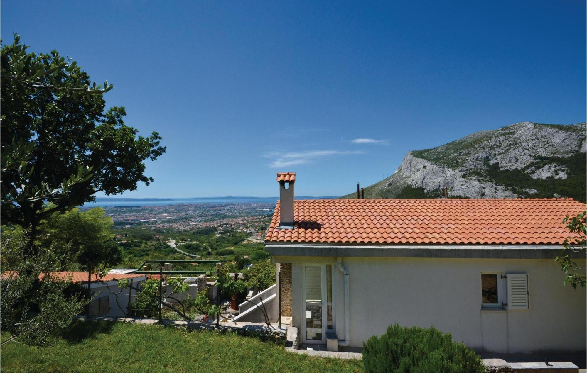 Gorgeous Home In Klis With Wifi Bobani Exterior photo