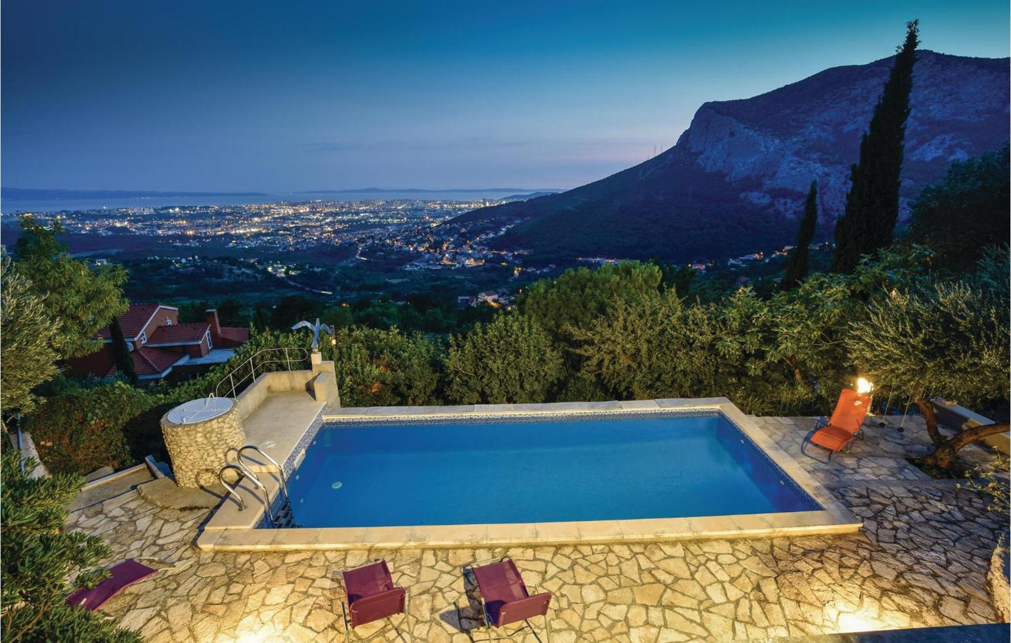 Gorgeous Home In Klis With Wifi Bobani Exterior photo