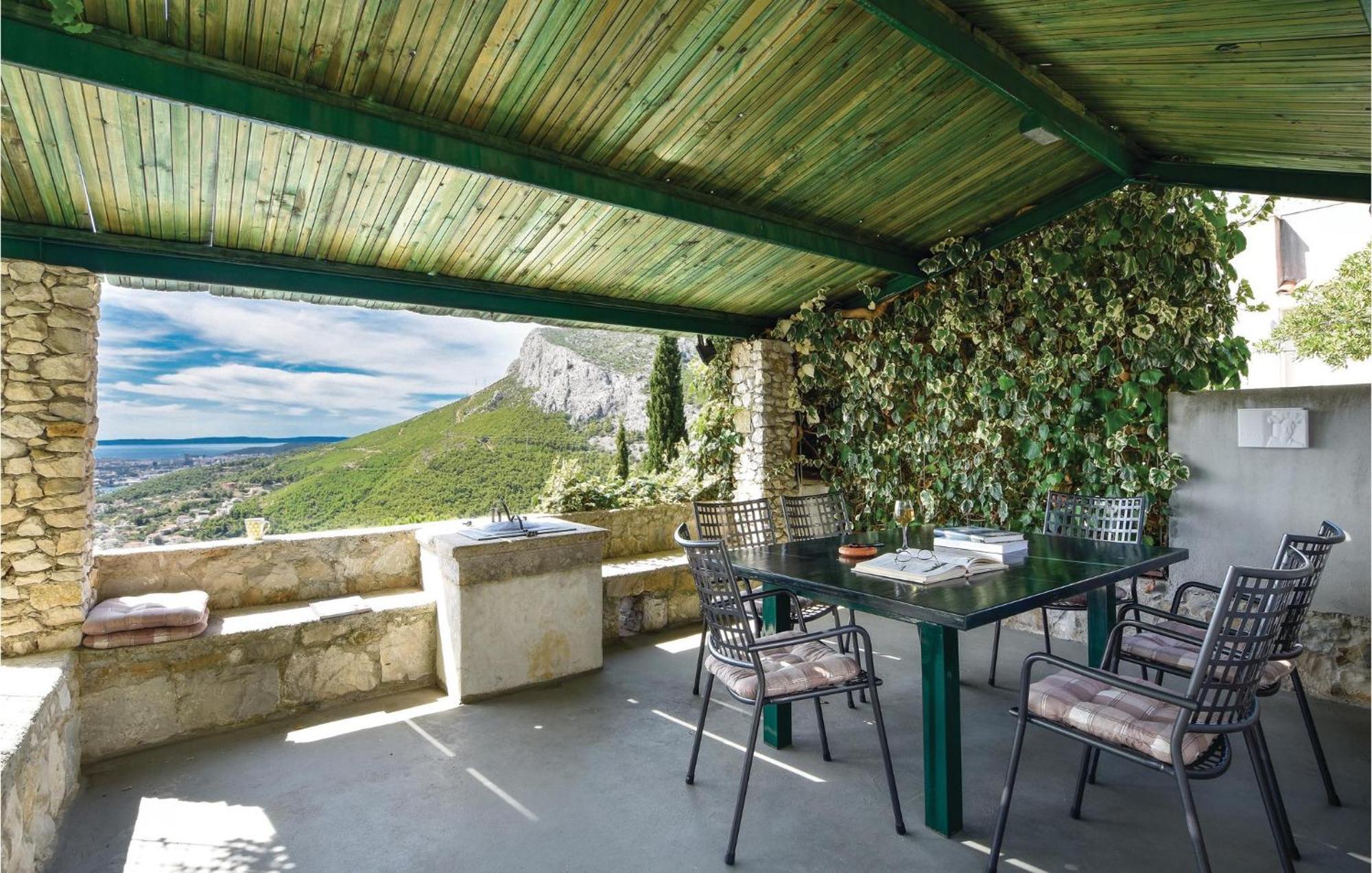 Gorgeous Home In Klis With Wifi Bobani Exterior photo