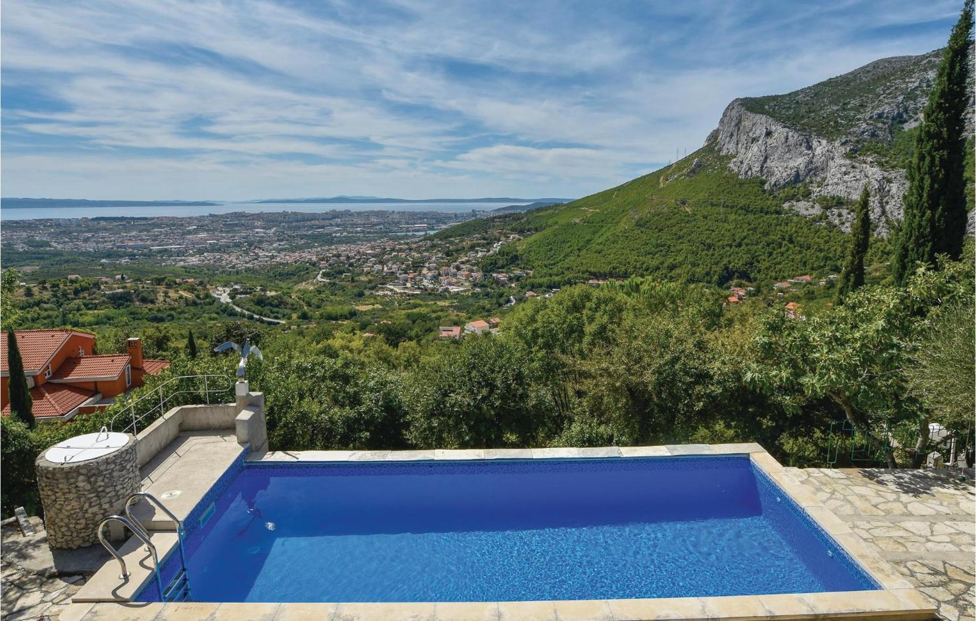 Gorgeous Home In Klis With Wifi Bobani Exterior photo