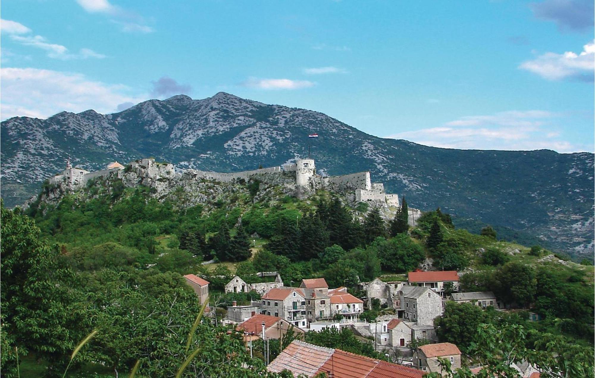 Gorgeous Home In Klis With Wifi Bobani Exterior photo