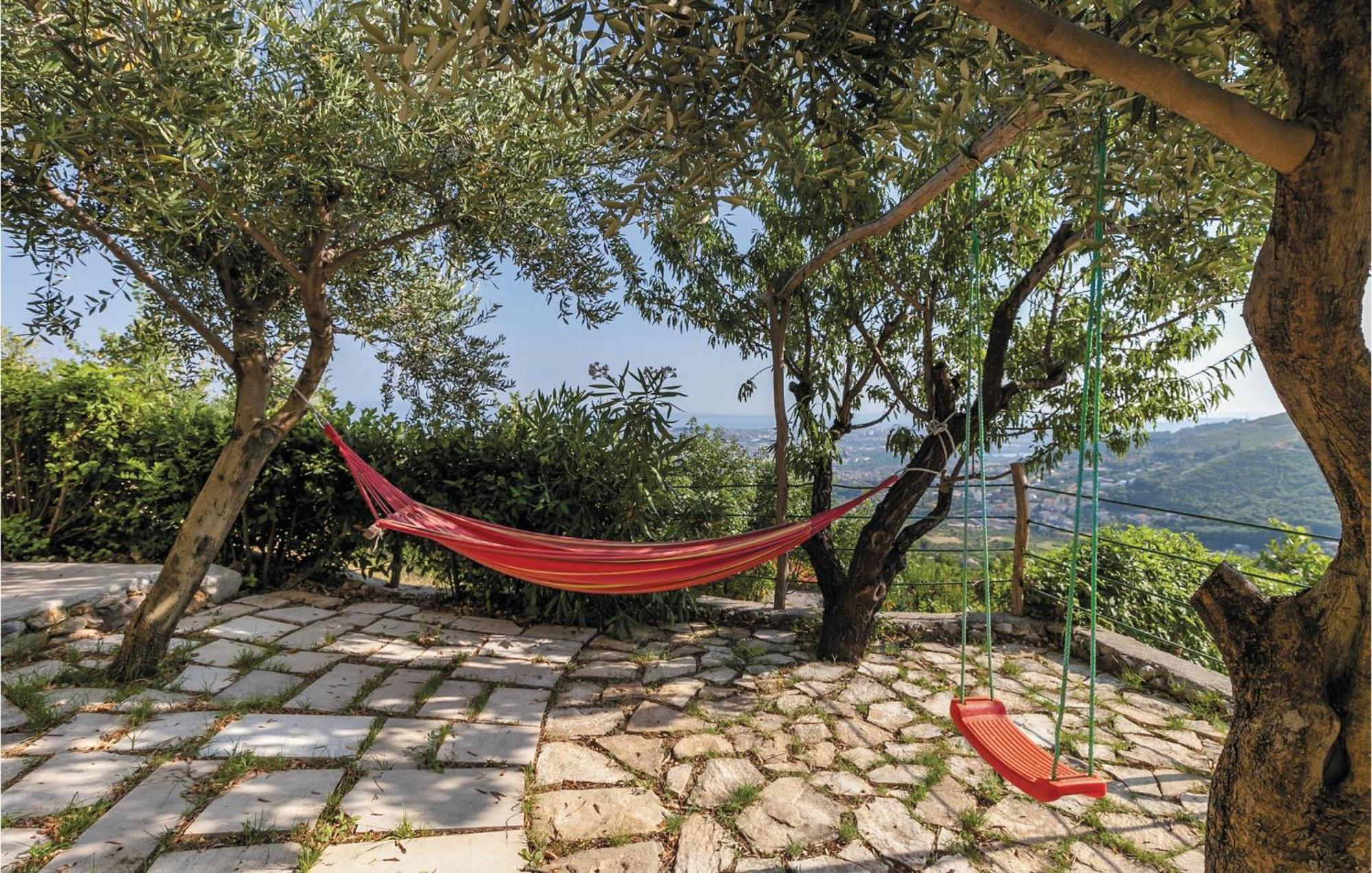 Gorgeous Home In Klis With Wifi Bobani Exterior photo
