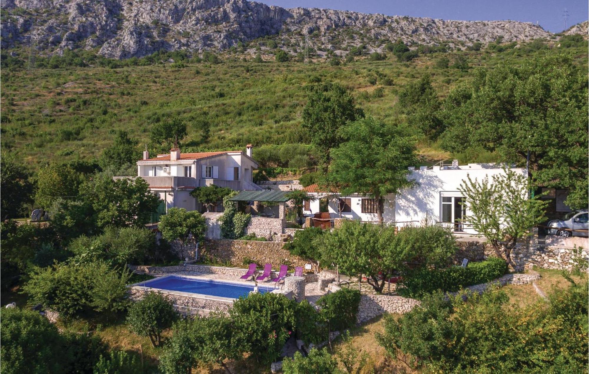 Gorgeous Home In Klis With Wifi Bobani Exterior photo