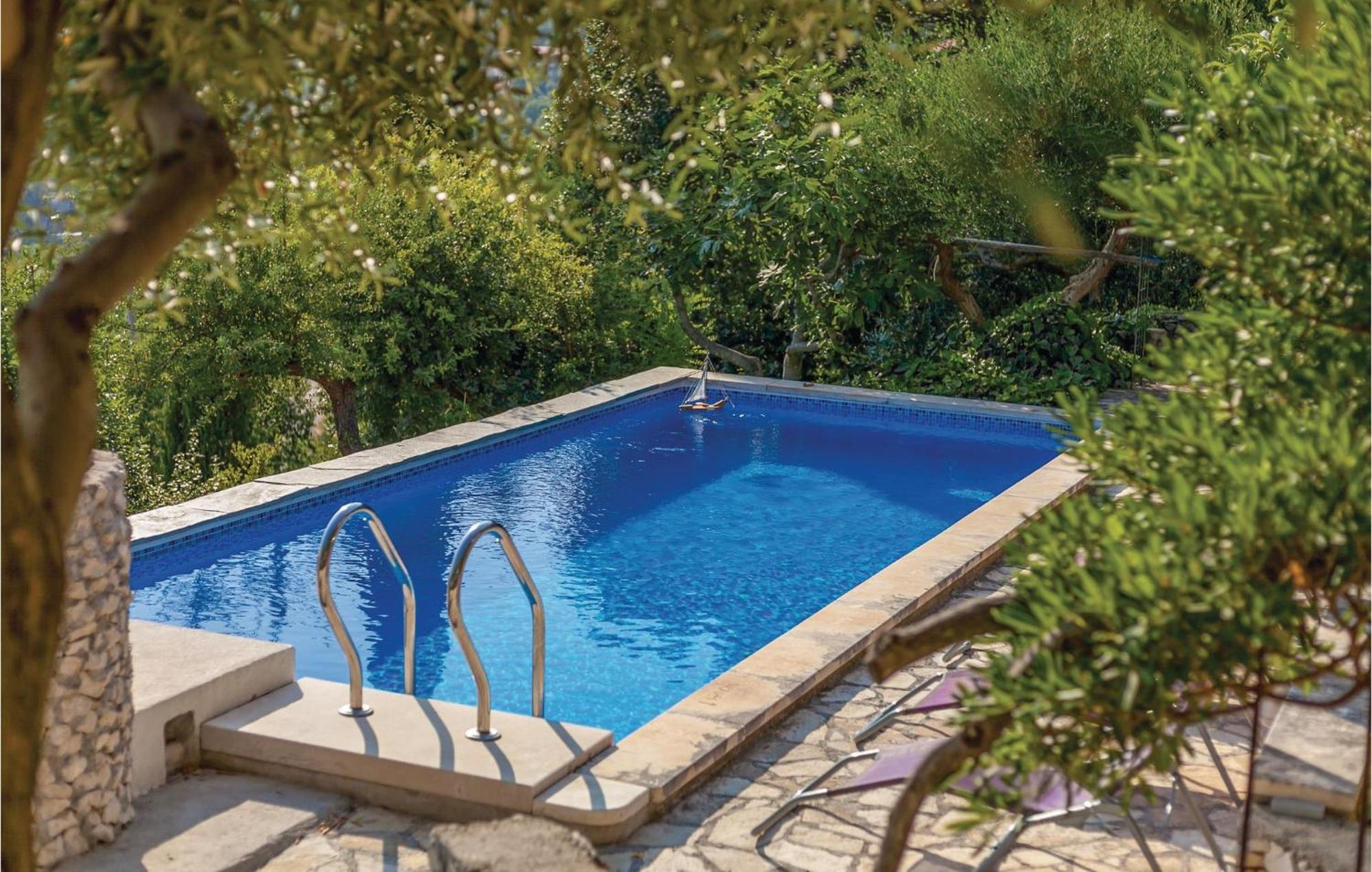 Gorgeous Home In Klis With Wifi Bobani Exterior photo