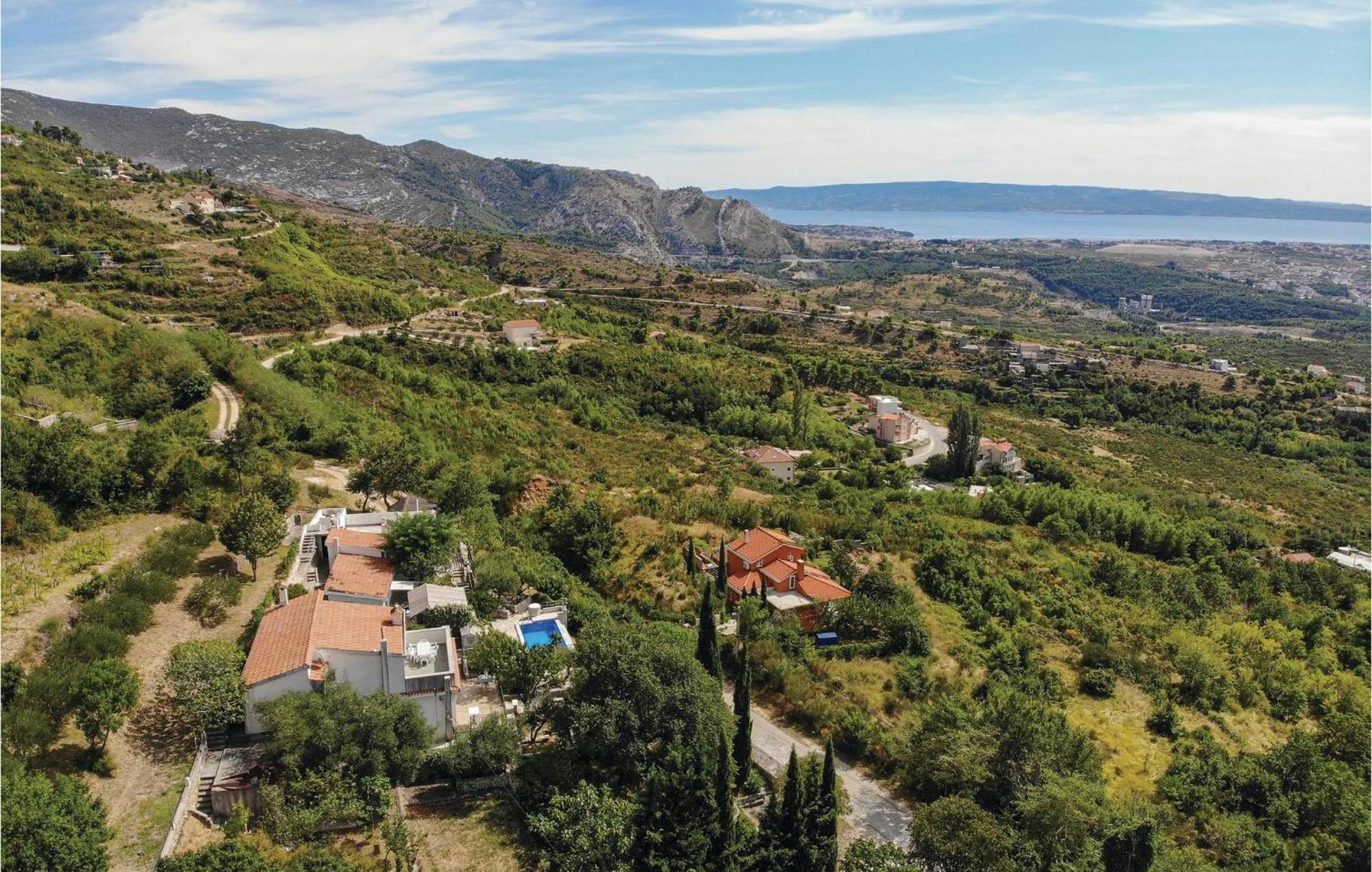 Gorgeous Home In Klis With Wifi Bobani Exterior photo